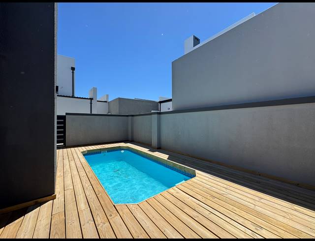 3 BEDROOM HOUSE FOR SALE IN SANDOWN